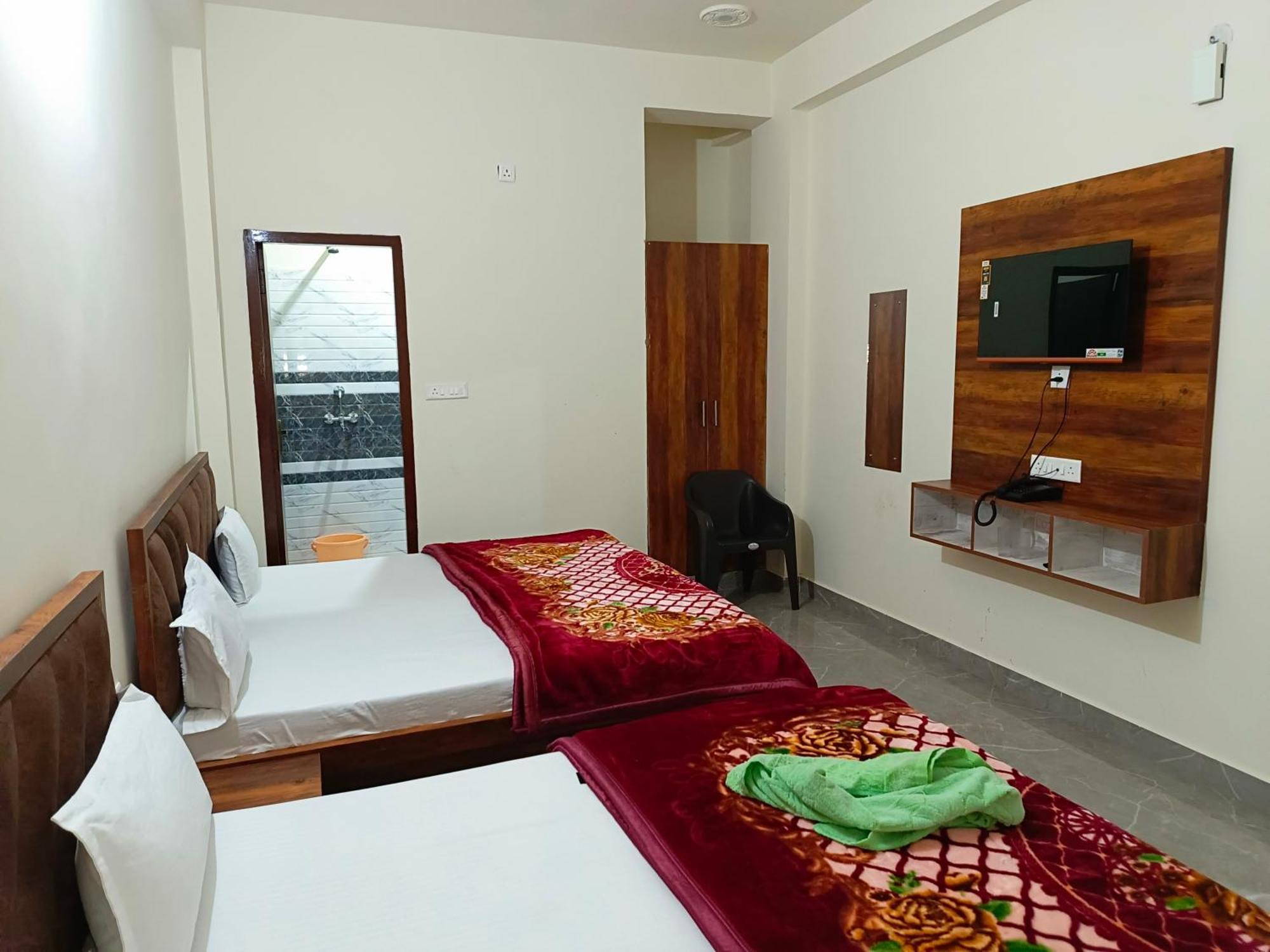 Shri Girraj Residency Hotel Mathura Luaran gambar