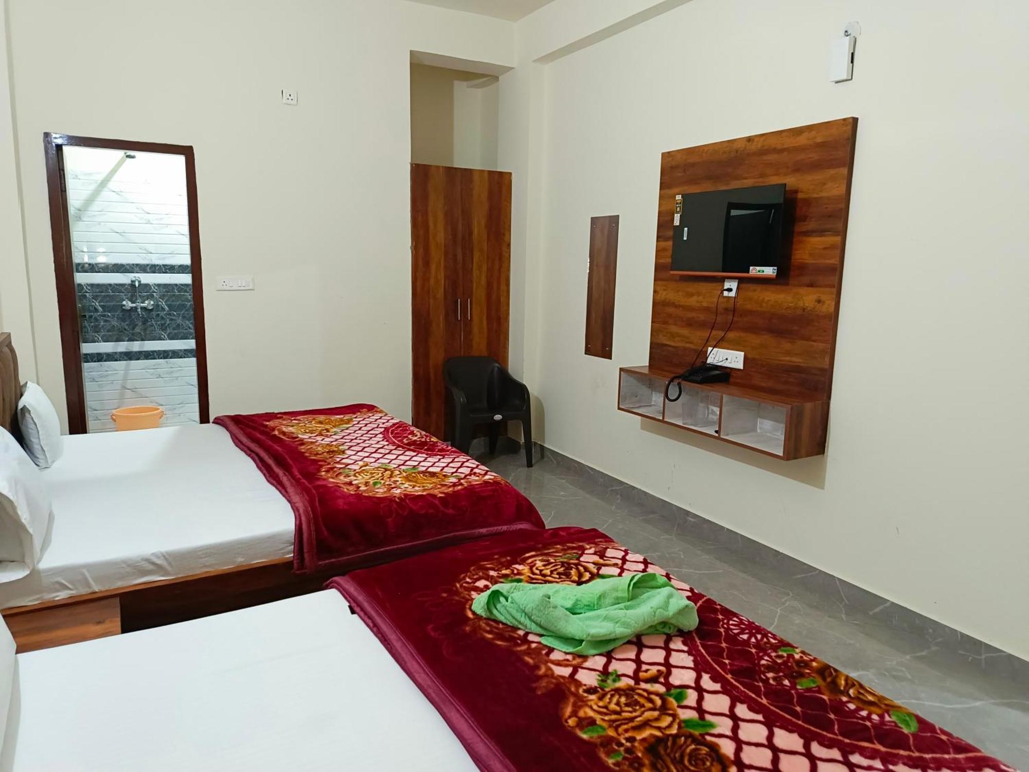 Shri Girraj Residency Hotel Mathura Luaran gambar