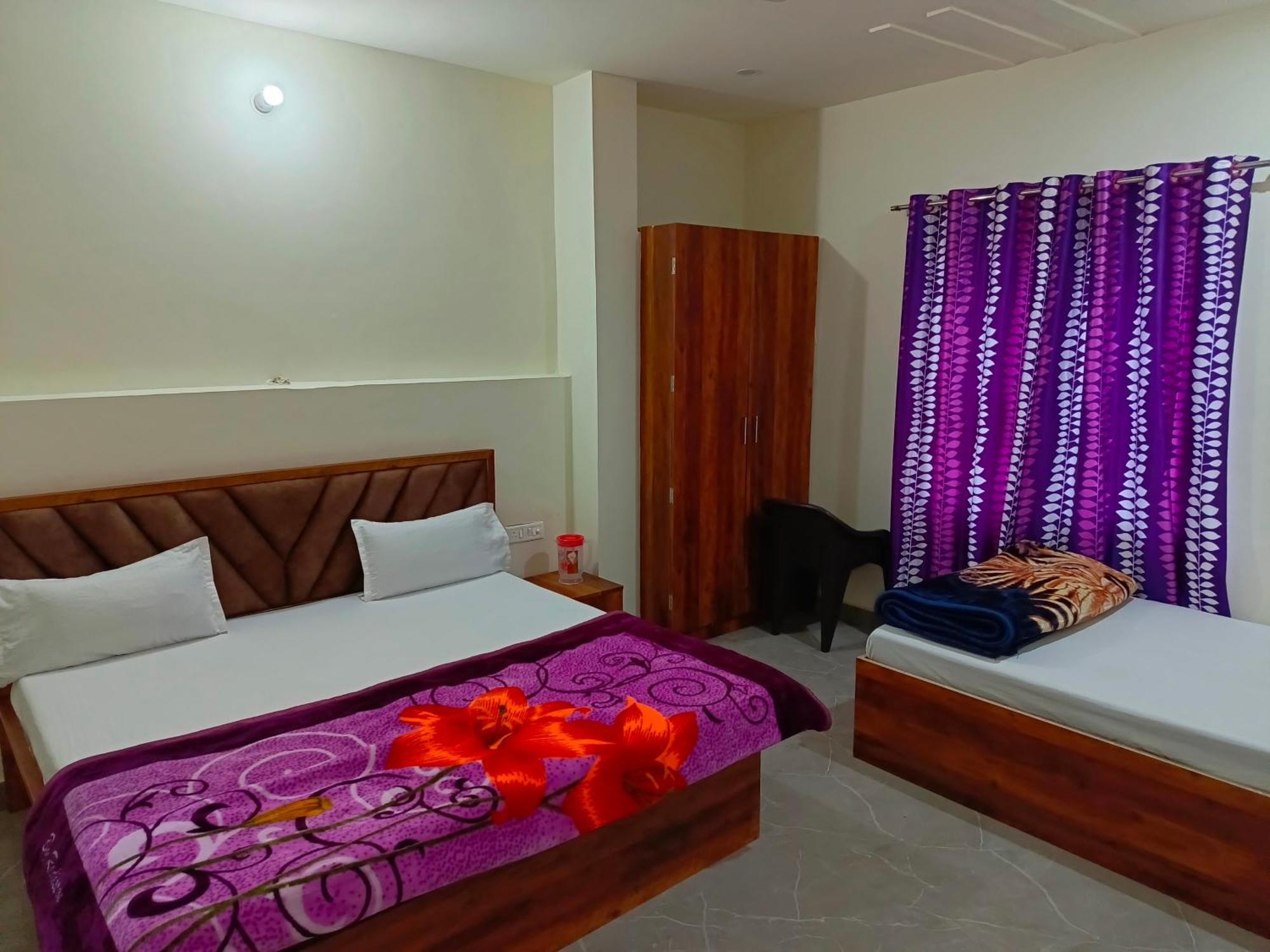 Shri Girraj Residency Hotel Mathura Luaran gambar
