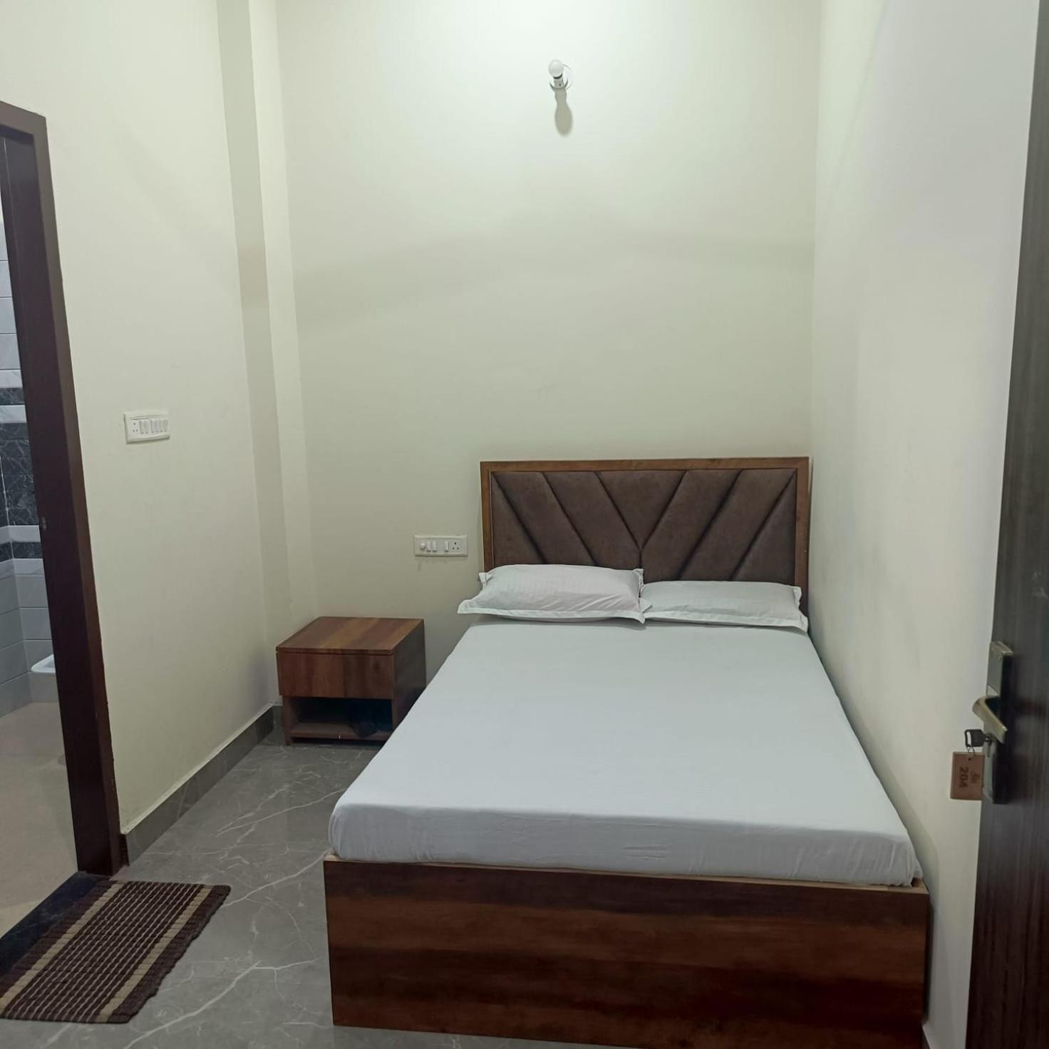 Shri Girraj Residency Hotel Mathura Luaran gambar